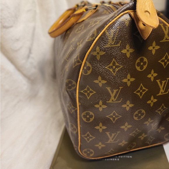 Authentic Louis Vuitton speedy 40 - Picture 11 of 16